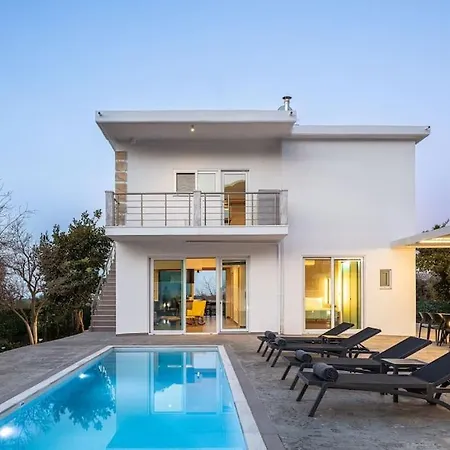 Vakantiehuis Cyan Viewpoint House Near Kourna *