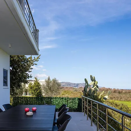 Vakantiehuis Cyan Viewpoint House Near Kourna *