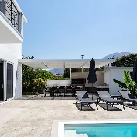 Cyan Viewpoint House Near Kourna Vakantiehuis