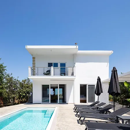 Cyan Viewpoint House Near Kourna *