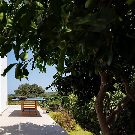 Cyan Viewpoint House Near Kourna Dhimitroulianá